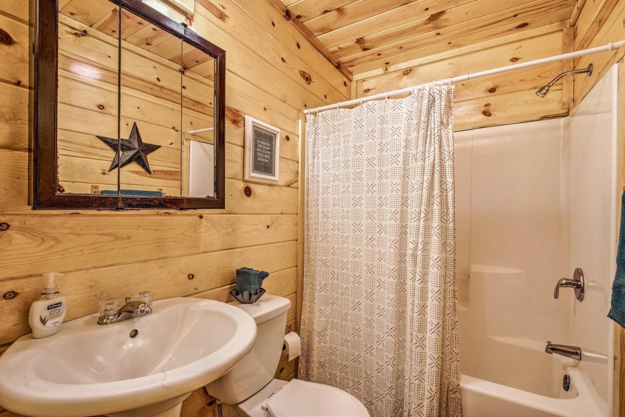 Broken Bow Starlight Cabin With Private Hot Tub! Exteriör bild